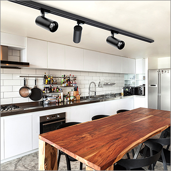 led светильники трековые 1-фазные Jazzway PTR 0728 Zoom черные на шинопроводе