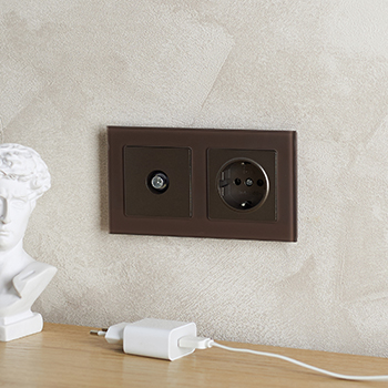 рамка 2-постовая IEK РУ-2-2-БрТБ Brite - пример установки