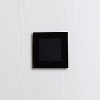 рамка 1-постовая IEK РУ-1-1-БрЧ Brite - пример установки