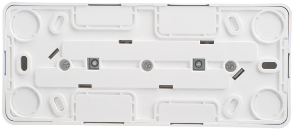 купить Этюд белый розетка открытая 3-мест заземление шторки IP20  в Самаре Этюд белый розетка открытая 3-мест заземление шторки IP20