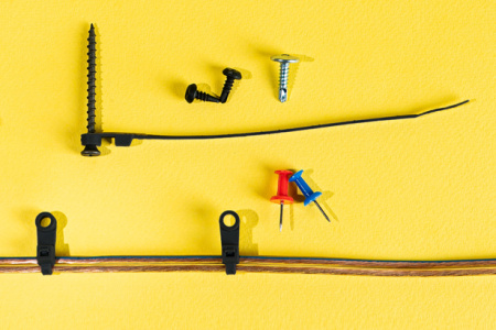 купить Хомут 150*3,6мм пластик черный под винт Rexant  в Самаре Хомут 150*3,6мм пластик черный под винт Rexant