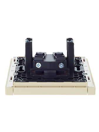 купить Фортепиано ваниль розетка скрытая 1-мест шторки IP20  в Самаре Фортепиано ваниль розетка скрытая 1-мест шторки IP20