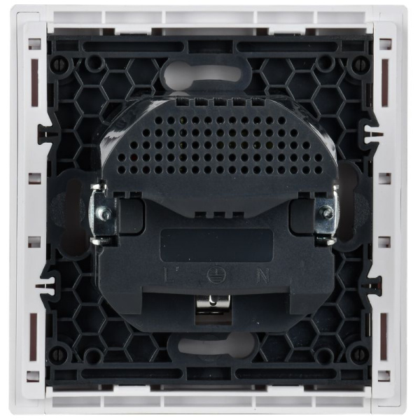 купить Фортепиано белый розетка скрытая 1-мест заземление шторки USB IP20  в Самаре Фортепиано белый розетка скрытая 1-мест заземление шторки USB IP20