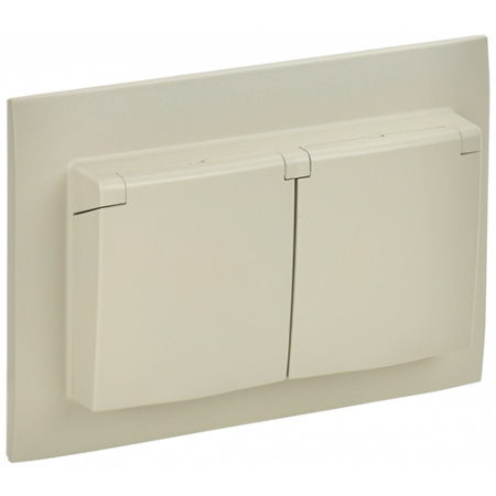 Сканди бежевый розетка скрытая 2-мест заземление с крышкой шторки IP44 