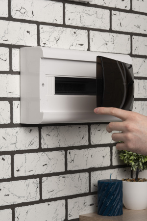 Бокс 18мод навесной белый черная прозрачная дверь IP41 SlimBox EKF 